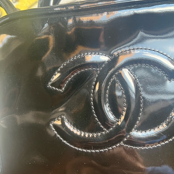 Chanel Vintage Patent Leather Black Vanity Makeup Crossbody Bag - Picture 2 of 15